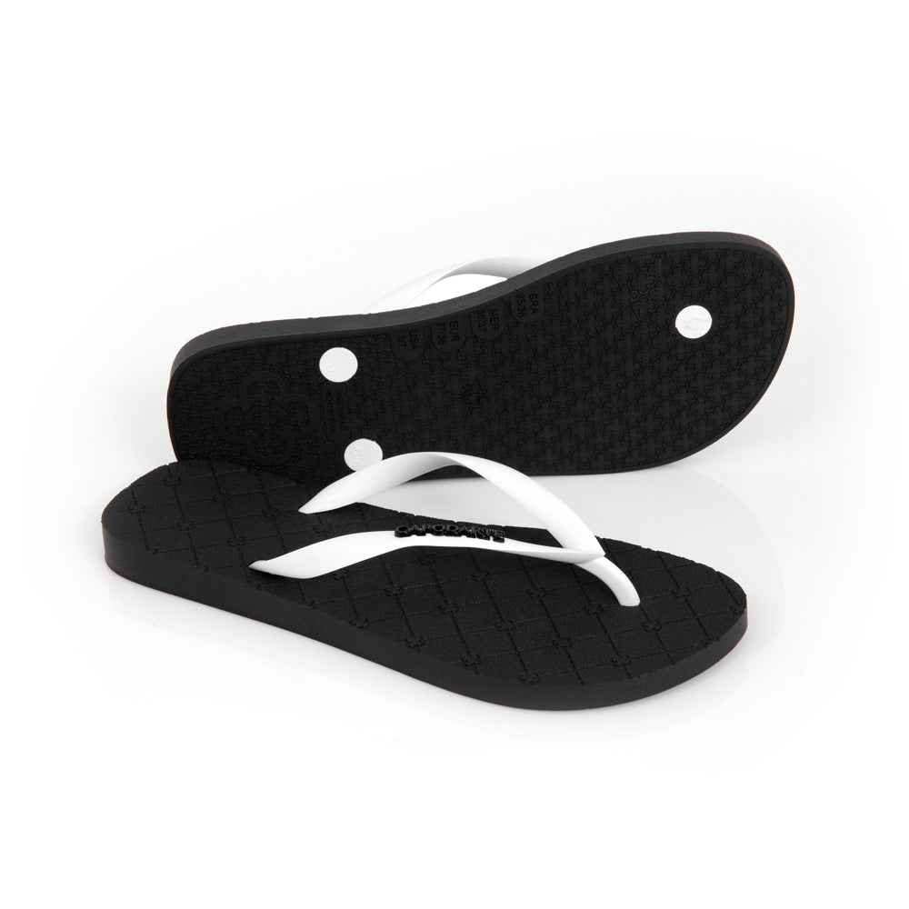 CHINELO DE DEDO MONOGRAMA BRANCO E PRETO