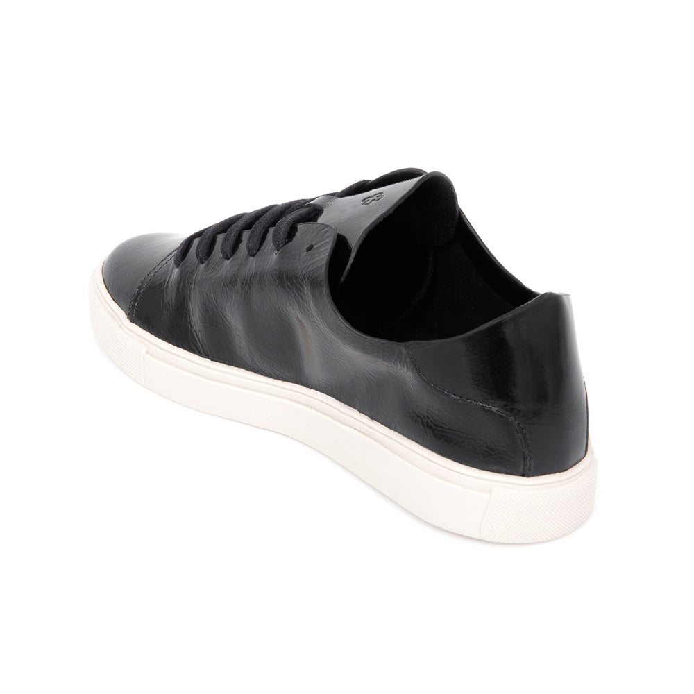 TÊNIS FEMININO DE COURO PRETO VERNIZ AMARRAÇÃO