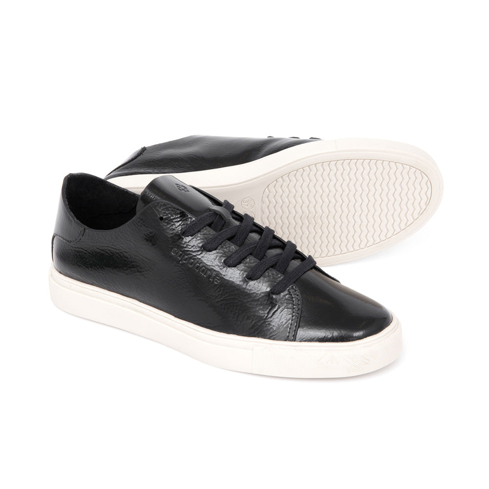 TÊNIS FEMININO DE COURO PRETO VERNIZ AMARRAÇÃO