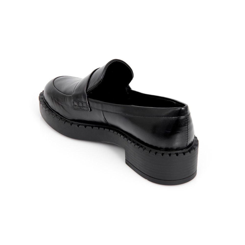 LOAFER MOCASSIM PRETO DE COURO SALTO BAIXO
