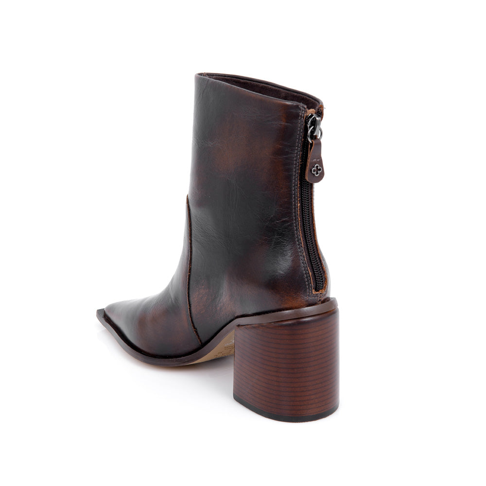 BOTA CANO MÉDIO MARROM DE COURO