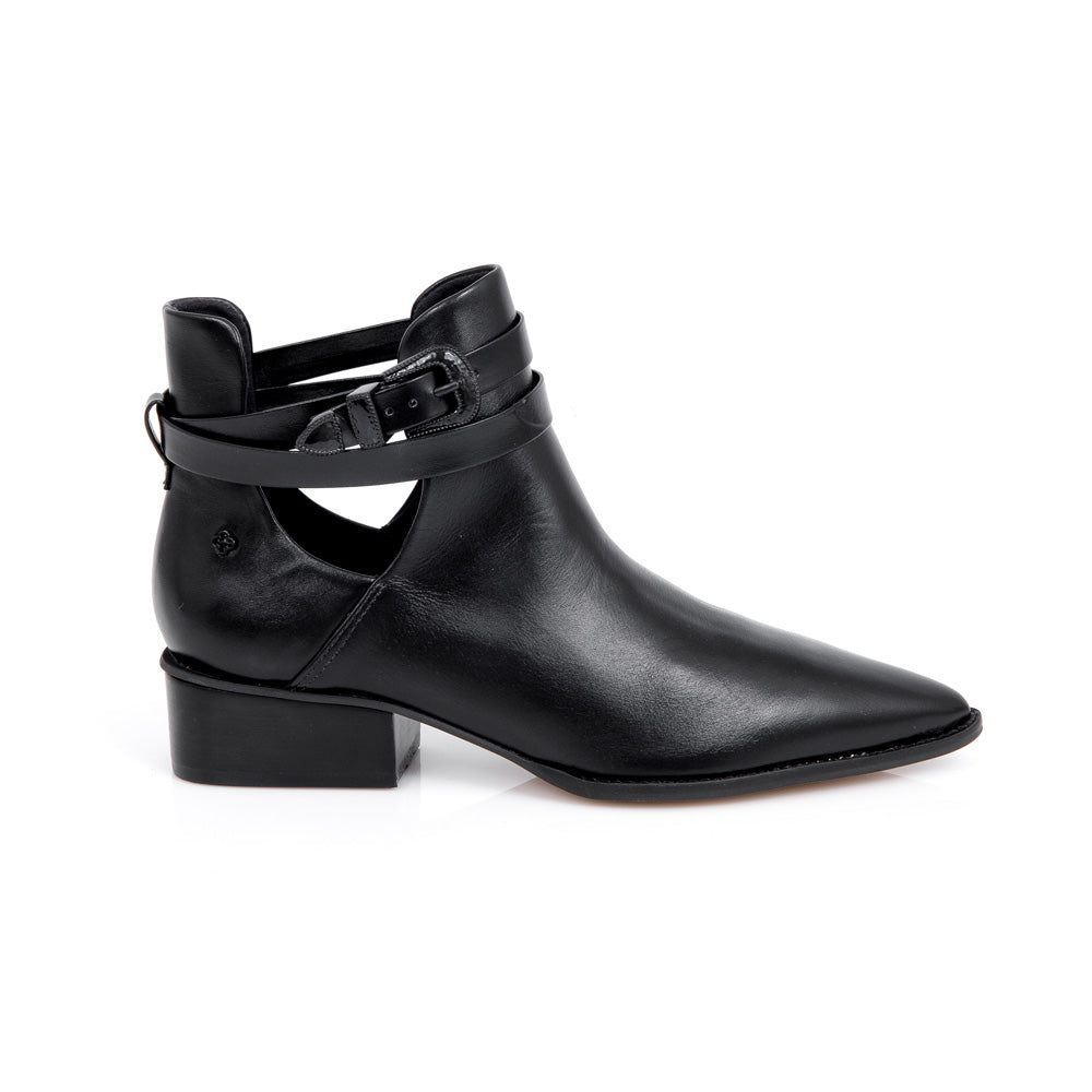BOTA CANO CURTO PRETA DE COURO
